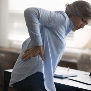 When Should an Office Worker See a Chiropractor